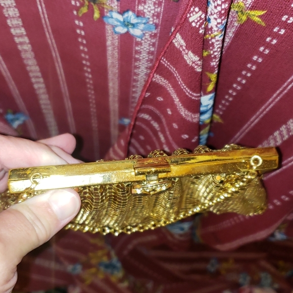 Vintage 1930's Whiting & Davis Gold Mesh Rhinestone Ruffle Evening Bag - Picture 7 of 13